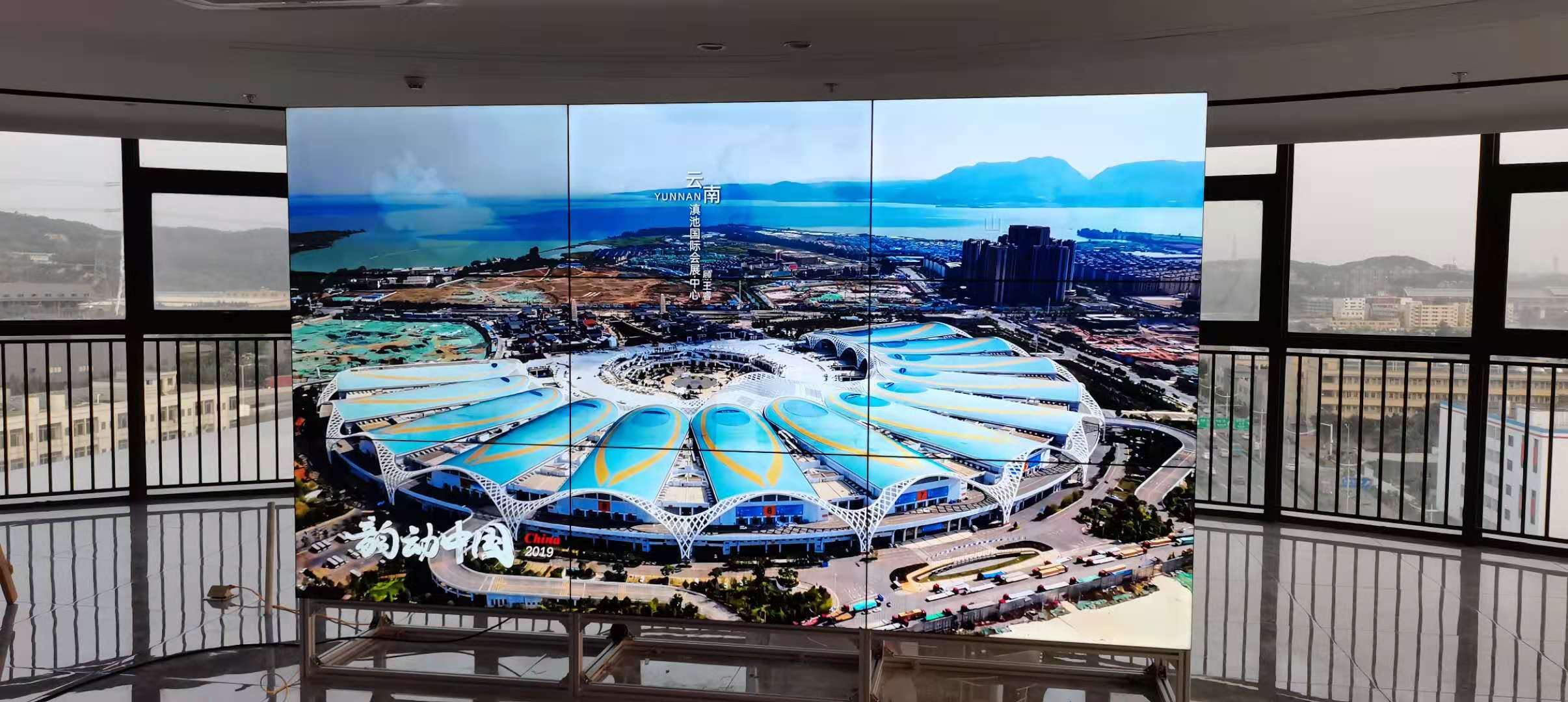 55寸3.5mm液晶拼接屏，9塊落地支架支架