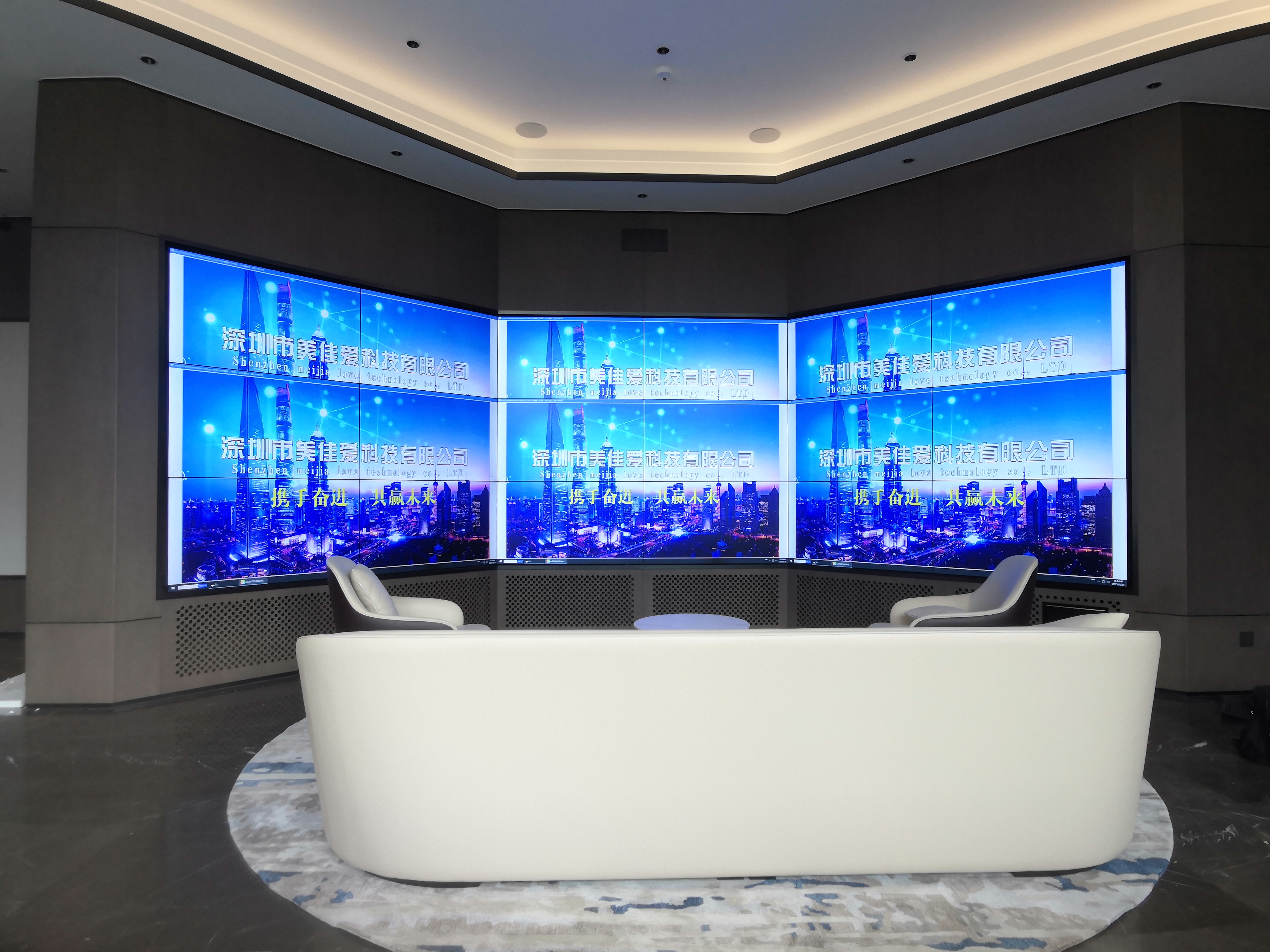 “無線投屏 vs HDMI接線：10人會(huì)議切換演示，哪種方式更讓老板崩潰？”